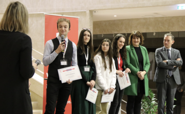 112 jeunes Vendéens ont été sélectionnés pour bénéficier de la bourse dans 3 catégories : associations sportives, associations sociales et de secourisme, associations culturelles.