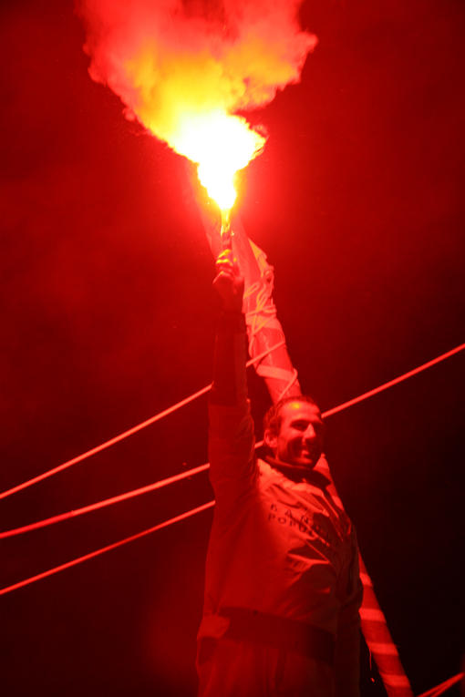 Armel Le Cléac'h remonte le chenal