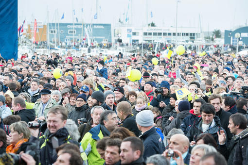 La foule écoute François Gabart