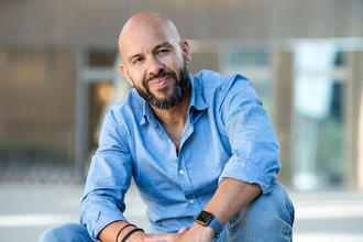 Mourad Merzouki, chorégraphe de la création originale "Zéphyr" le 3 novembre au Vendéspace ©Julie Cherki